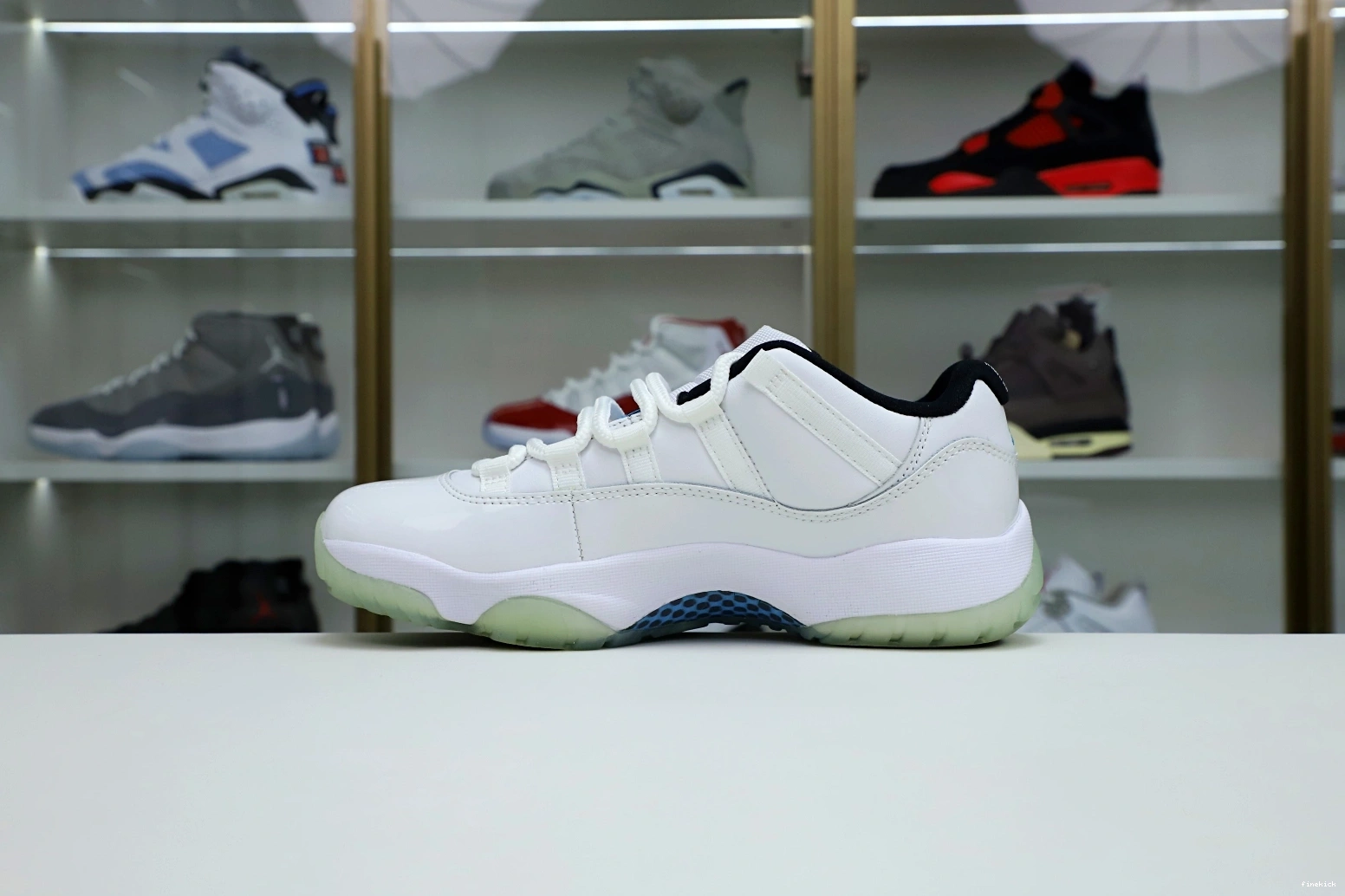 LOW LEGEND BLUE JORDAN 11 RETRO AIR 0831